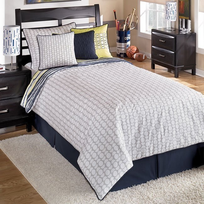 Phoenix Stripe Bedding Set Signature Design By Ashley Furniture Furniturepick