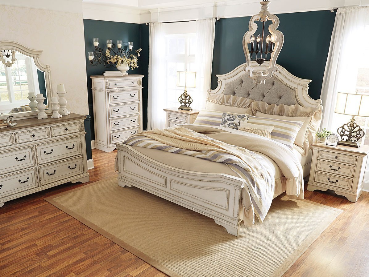 Realyn Panel Bedroom Set by Signature Design by Ashley ...